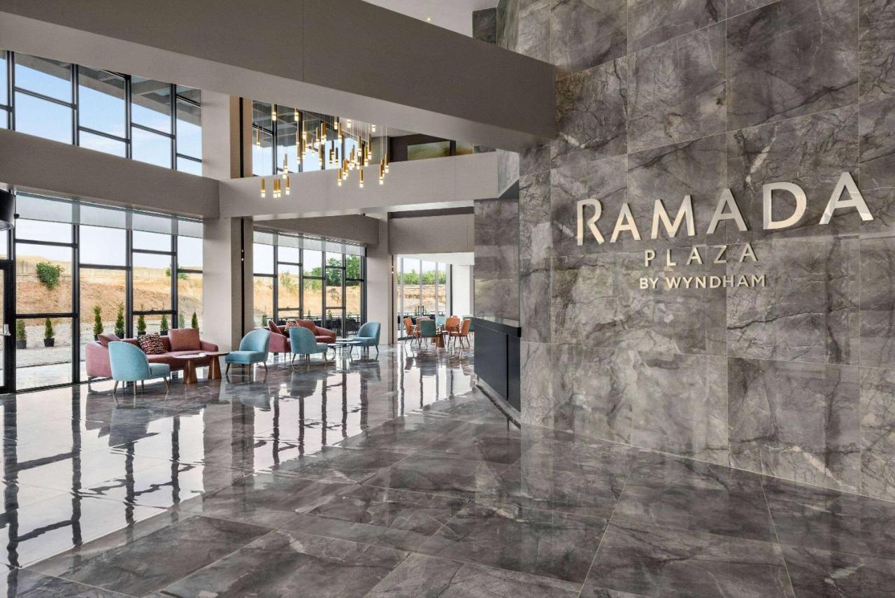 Ramada Plaza By Wyndham Batman 호텔 외부 사진